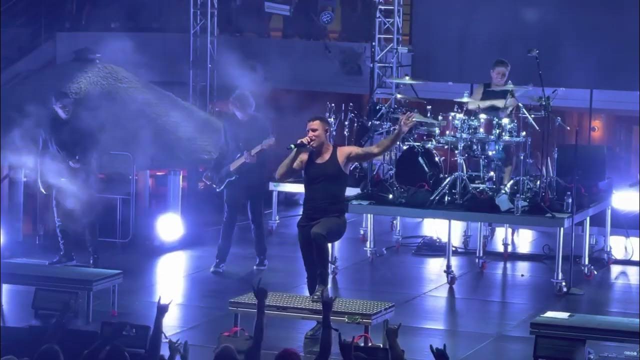 Parkway Drive Sleepwalker & Idols and Anchors live on Shiprocked 01