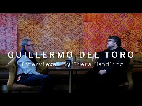 Video: Guillermo Del Toro Talte Om Mødet Med Den 