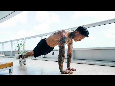 Video: Hvordan Bygge Brystmusklene Med Push-ups