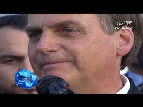 Bolsonaro visita casa para dependentes químicos no interior de SP