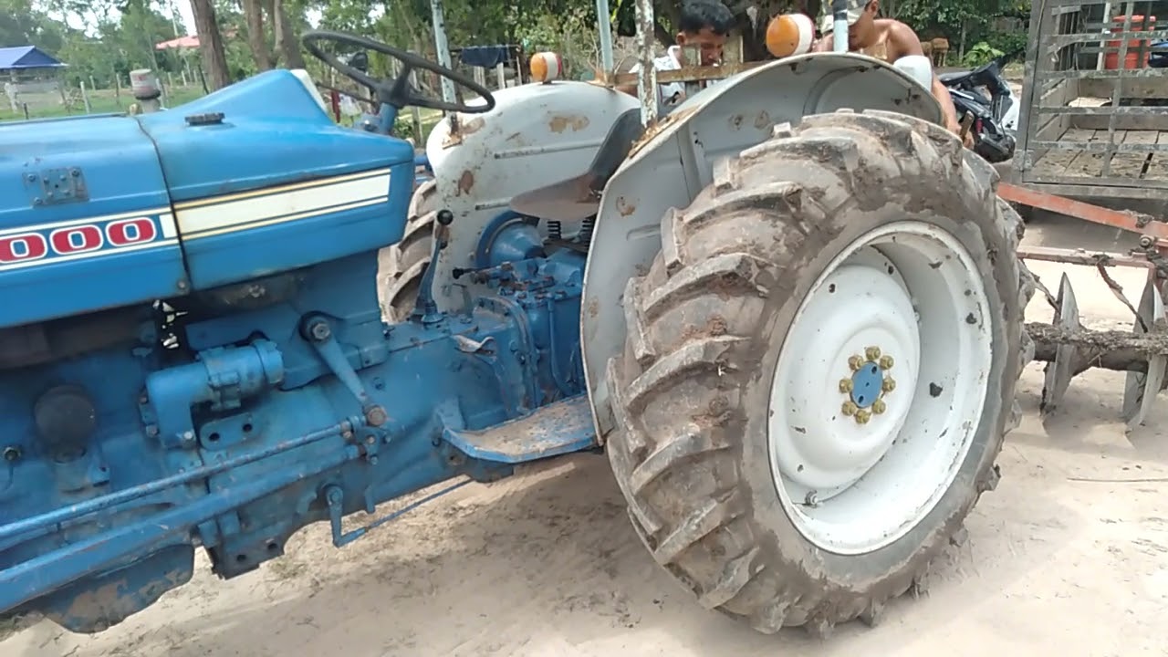 ត្រាក់ទ័រ FORD 3000T6 លក់តម្លៃ 3100$ ចចារ Telephone: 0978113487 Svayrieng...!