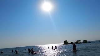 Анапа Джемете: воздух 27°C, местами тина,вода тёплая, тепло на пляже.