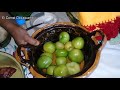 Así es la vida en el campo, preparando unos ricos tamales con hojas de Platano.