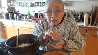 朝ご飯の風景）桧山タミさんの朝ごはん