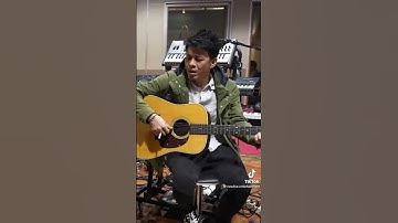 Thumbnail of merdunya suara ariel saat menyanyikan lagu dari radiohead #noah #fyp #fypシ #trending #viral