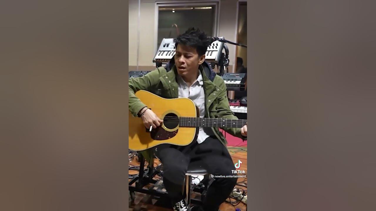 merdunya suara ariel saat menyanyikan lagu dari radiohead #noah #fyp #fypシ #trending #viral