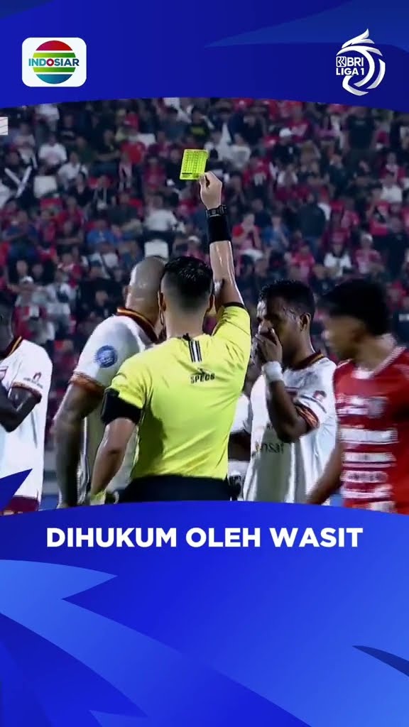 Kena hukuman setelah melakukan protes kepada wasit #shorts #liga1