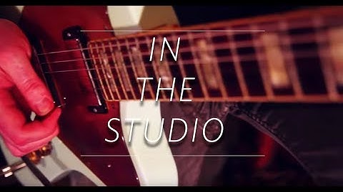 Air Traffic Controller Rips it up in the Studio with Elixir Strings
