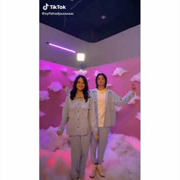 Geri dan Dinda tiktokan barang😍
