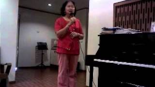 Video thumbnail of "Nanay Aida Sanga singing Climb Every Mountain"
