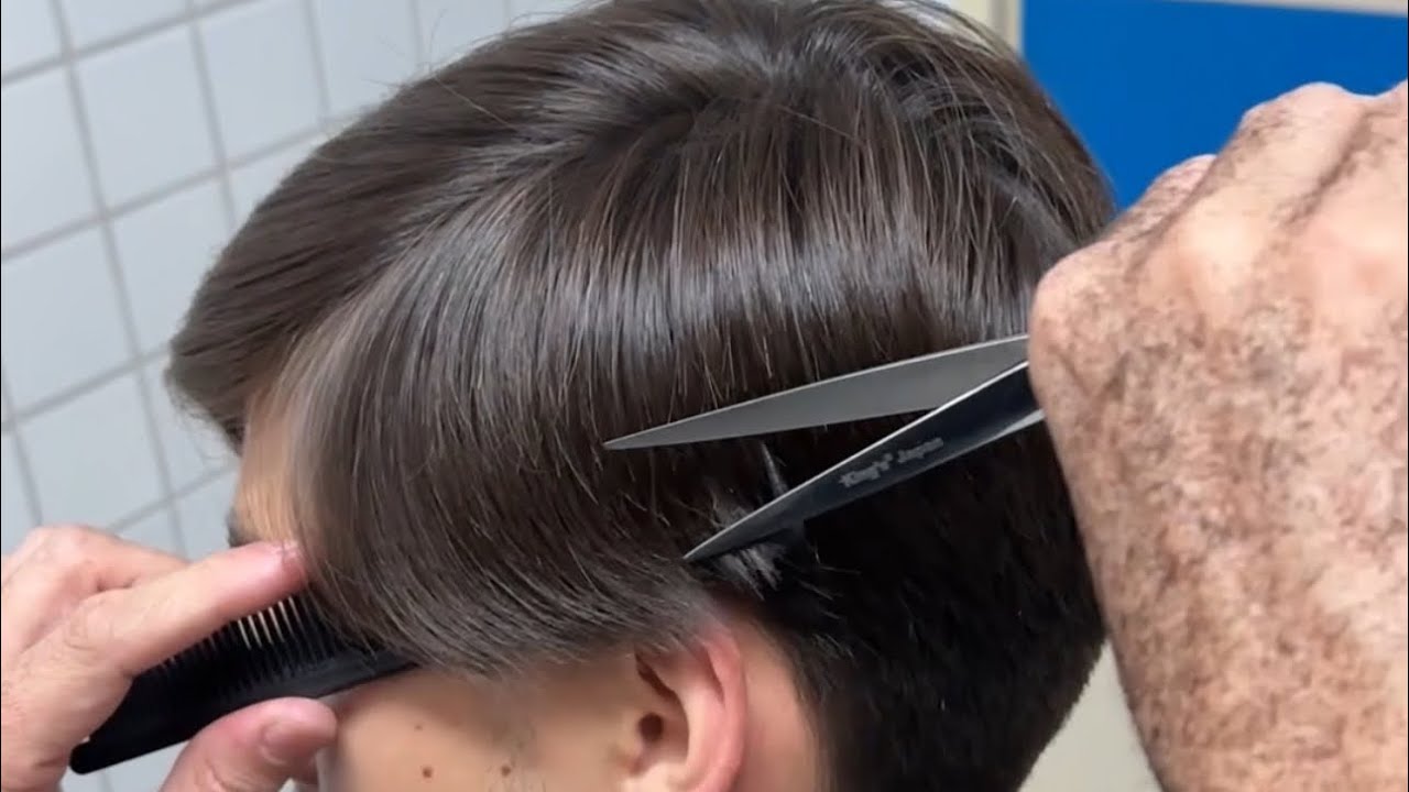 Como cortar cabelo social todo na tesoura com técnicas de pente corrido