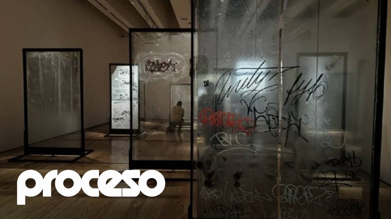 ¿Cómo salimos?”, la exposición de Teresa Margolles con vidrios de balaceras