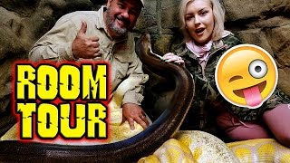 Taylor Nicole Dean Room Tour of Prehistoric Pets