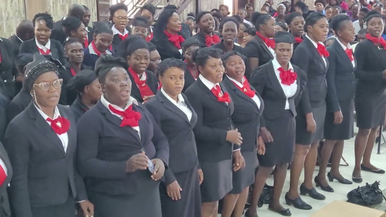 Grande Chorale de l'EBDDT et le groupe Las Chicas de Jesus.