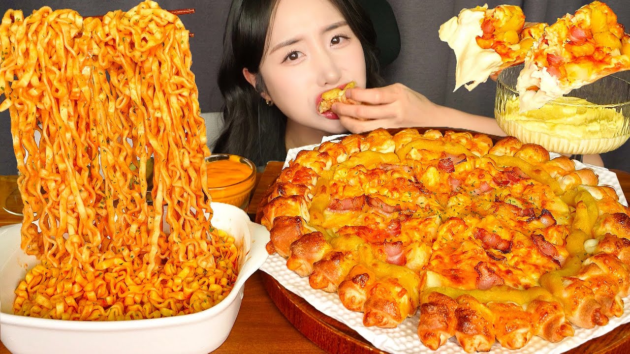 ЭТА КОМБИНАЦИЯ БЕЗУМНАЯ 🧀🍕 СЫРНАЯ КАРТОФЕЛЬНАЯ ПИЦЦА И ОСТРАЯ ЛАПША ASMR МУКБАНГ