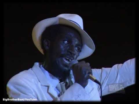 Eek-A-Mouse (Live)