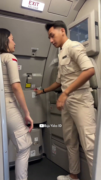 Pramugari Super Air Jet Tutup Pintu Pesawat Airbus A320-200 🥰🥰💪💪