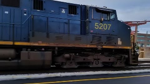 [CSX]5207 ES40DC Leads Q140-29 Through Fayetteville NC @ Track Speed