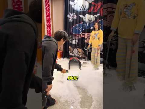 Ada salju di rumah mereka 😱 #shortviral thumbnail