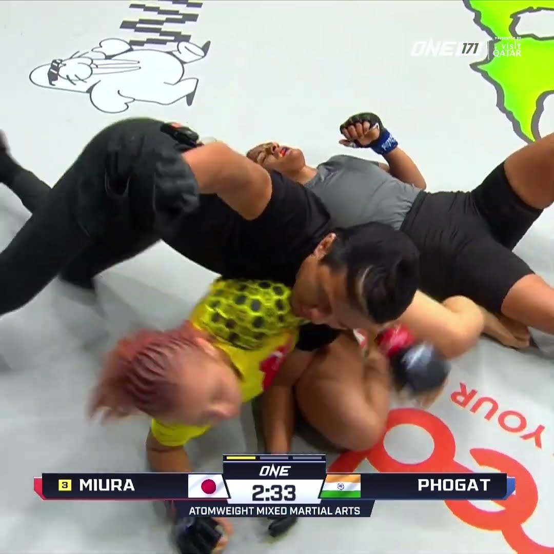 NASTY kneebar ? Ayaka Miura submits Ritu Phogat in Round 1 for her fourth straight win!
