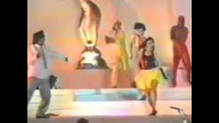 Filmfare Awards 1993 - Shah Rukh Khan & Kajol _ Baazigar - Yeh Kaali Kaali Aankhen Performance Live