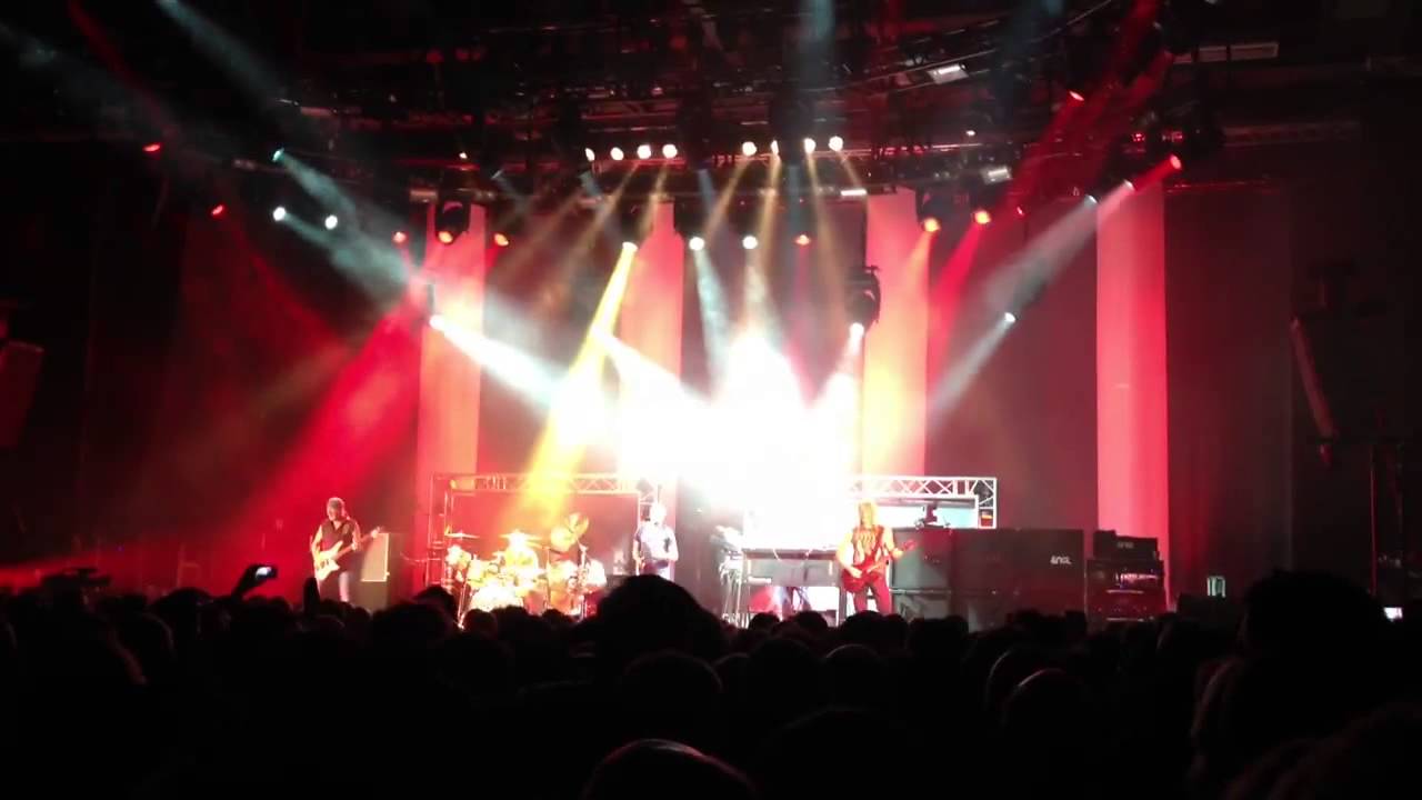 Deep Purple Augsburg 29.11.2012 Fireball - YouTube