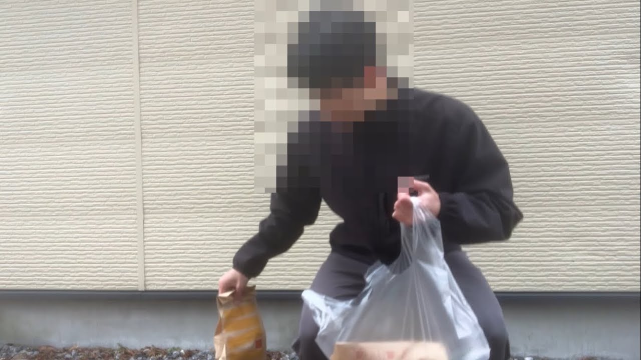 『奇行』公園のトイレで朝マックを食べる高校生渡辺がマックグリドルとハッシュドポテトを食う動画