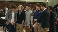 One Direction Sing Happy Birthday To Chris Moyles  - Durasi: 1:28. 