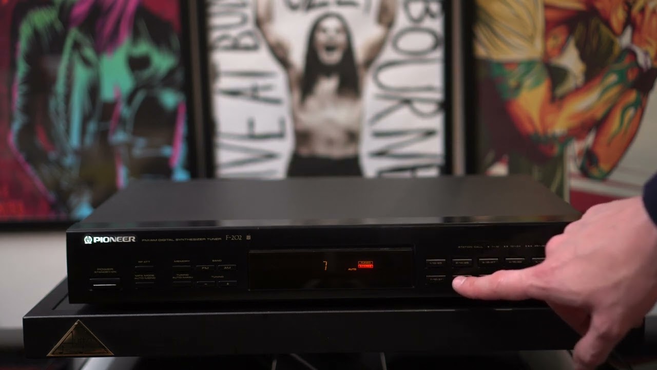 Pioneer F-202 Stereo Digital AM/FM tuner made in Japan - YouTube