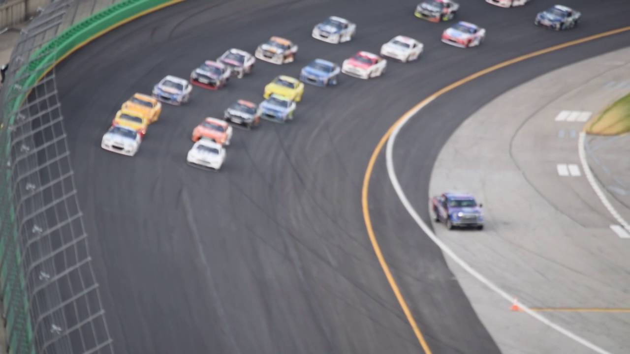 First lap of the Quaker State 400 at KY Speedway YouTube