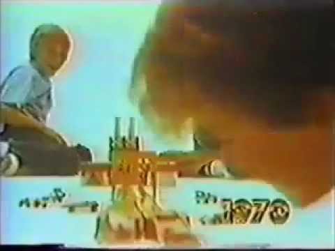 1970 Hot Wheels Dual-Lane Rod Runner Drag Set - Original TV ad