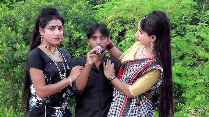 Qiz yigitni kaltaklab, uni yalashni buyurdi.