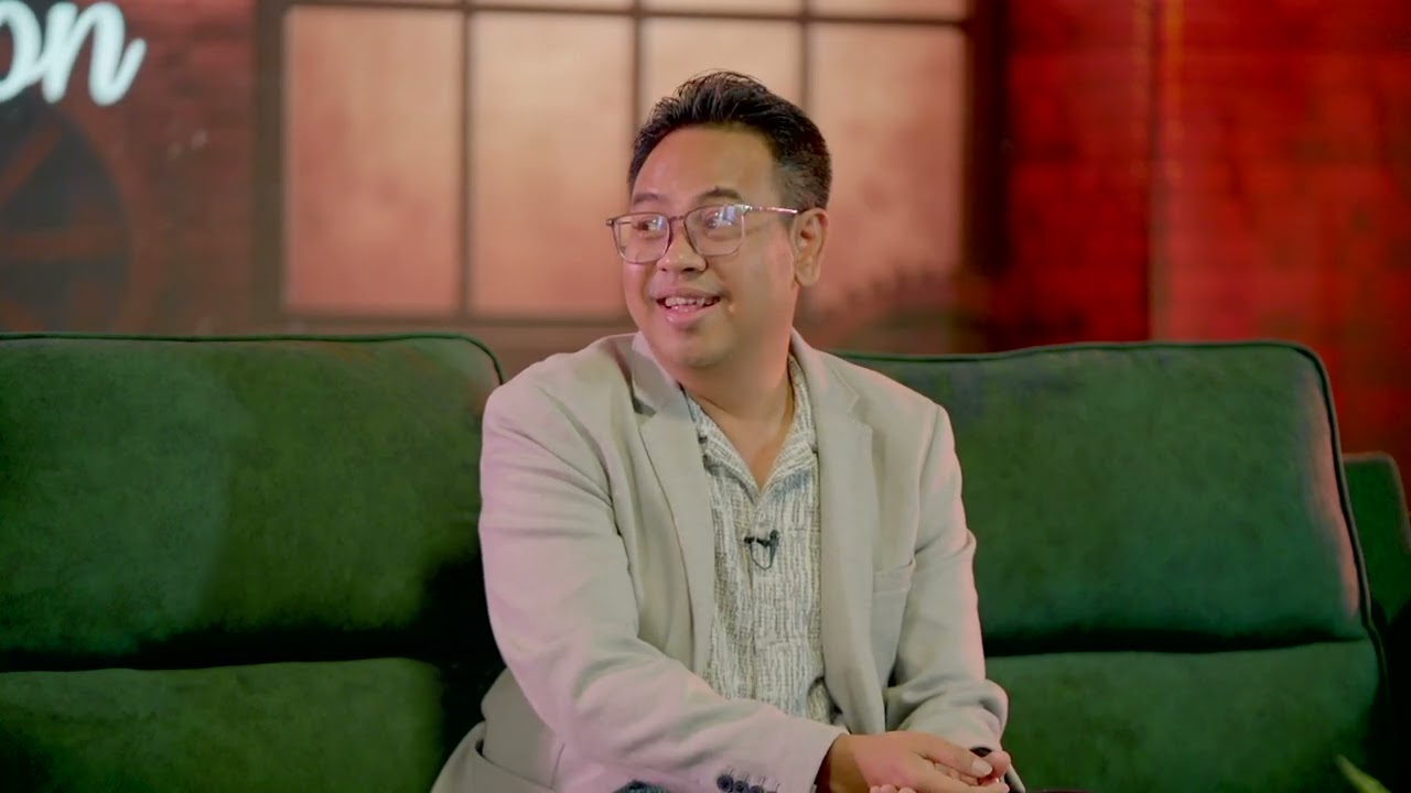 [FULLSHOW] ស្គាល់មុខហើយ អ្នកនិពន្ធបទ ដានជើងក្របី និង កូនឥតខាន់ស្លា!