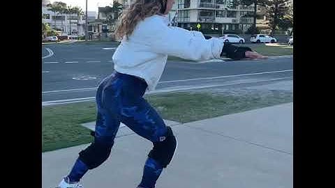 Two foot forward to backward transition - Rollerblading