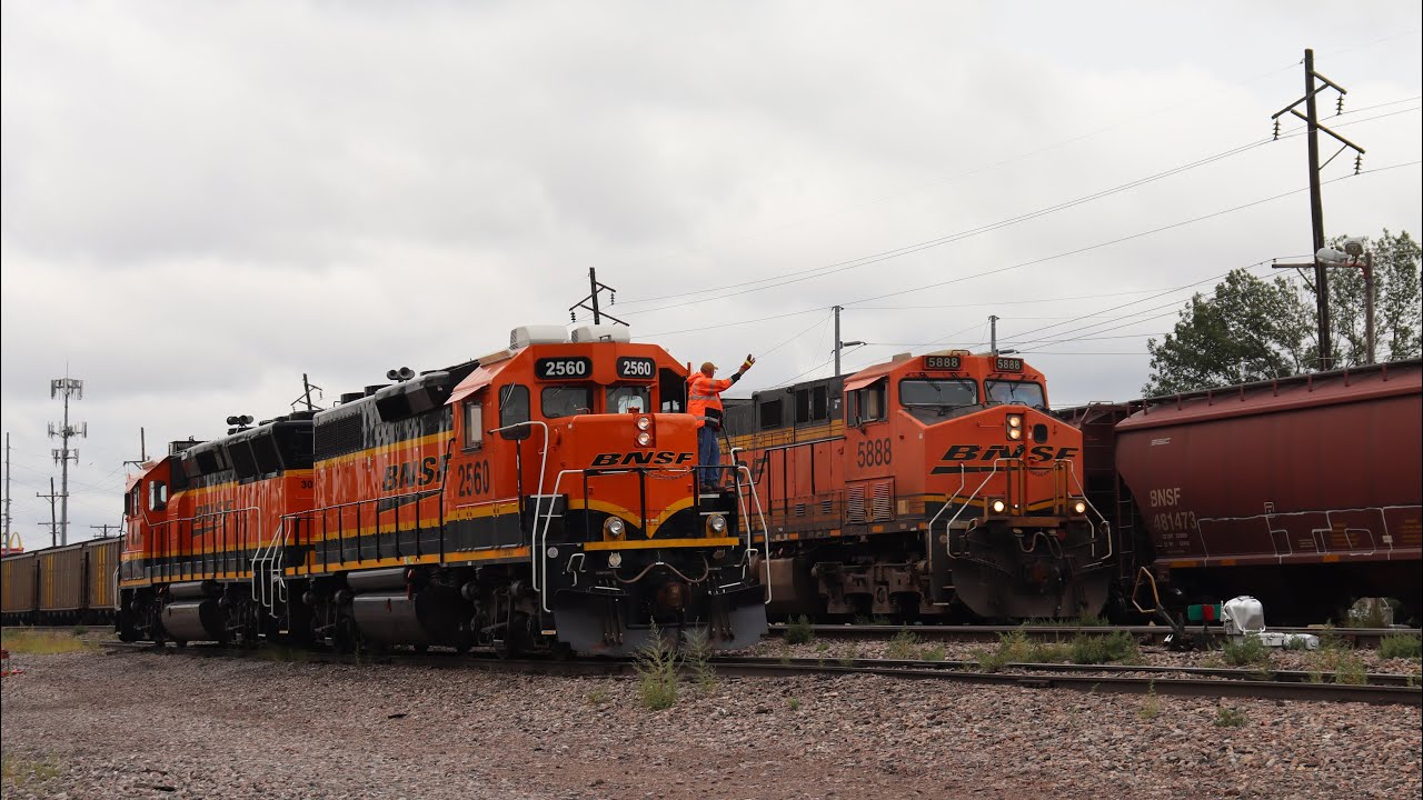 Action at Havelock with BNSF 2660 Kicking Cars YouTube