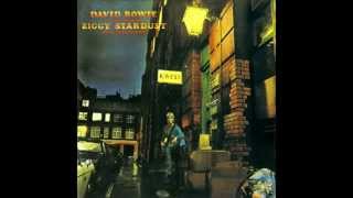 David Bowie - Moonage Daydream chords