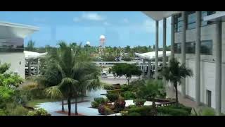 Walking through Nassau International Airport Bahamas ??