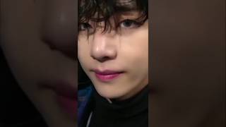 eye contact with taehyung, v topic#btsv #tranding