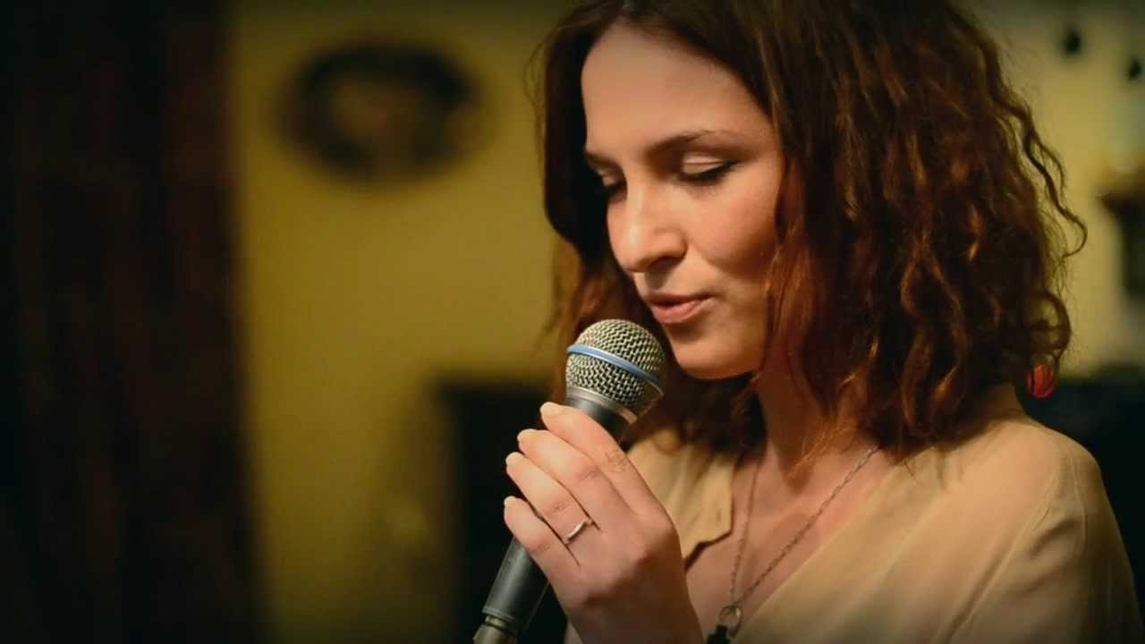 Ах Астахова и Ксения Шостакович "Послушай меня" - YouTube