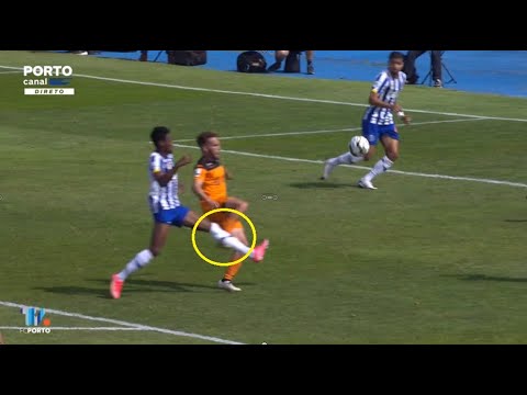 Penalty inventado no FC Porto B x Estoril