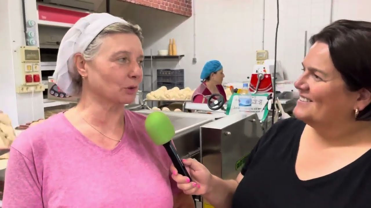 Nieves González, propietaria de Panadería Las Cruces de Belmonte de Miranda / La Mujer Rural