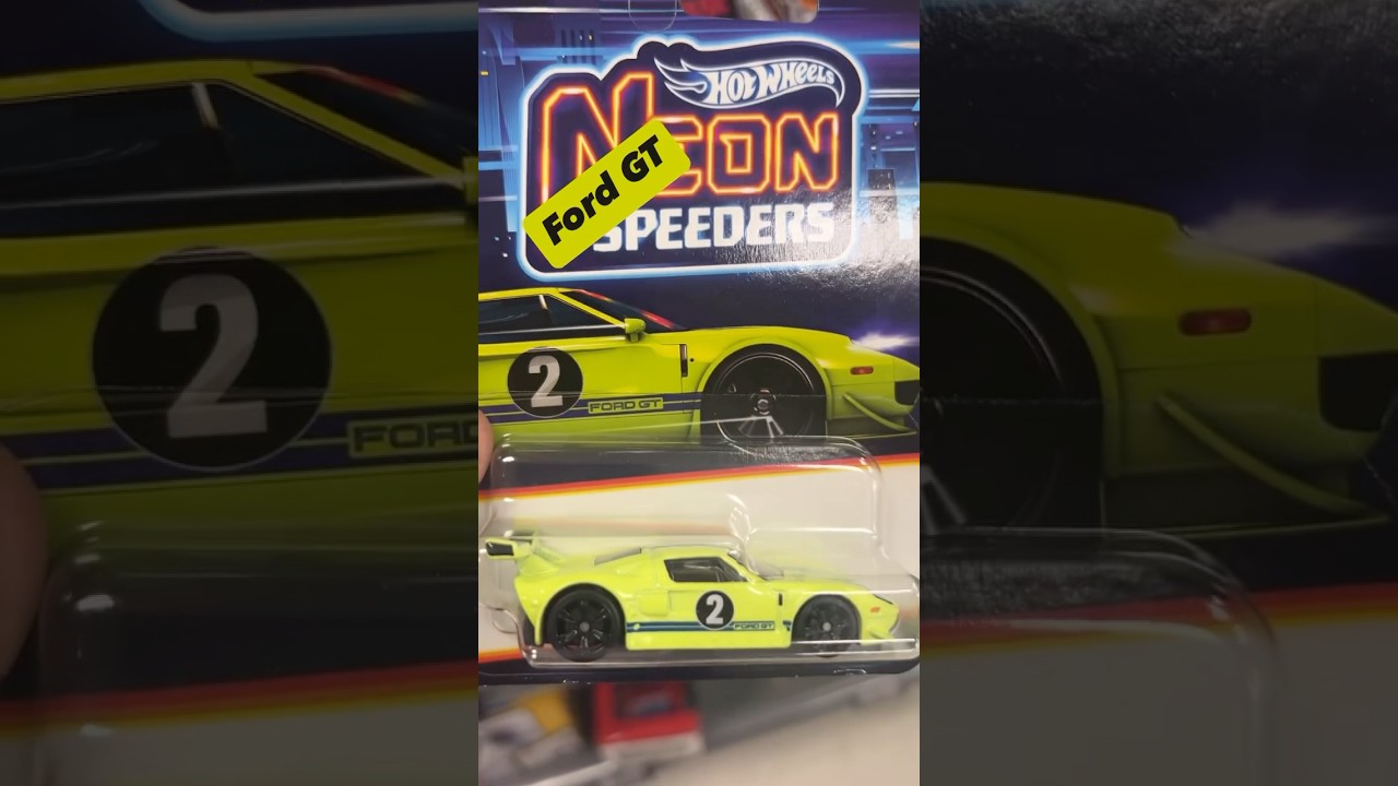 Loving the Neon Green on this Ford GT 