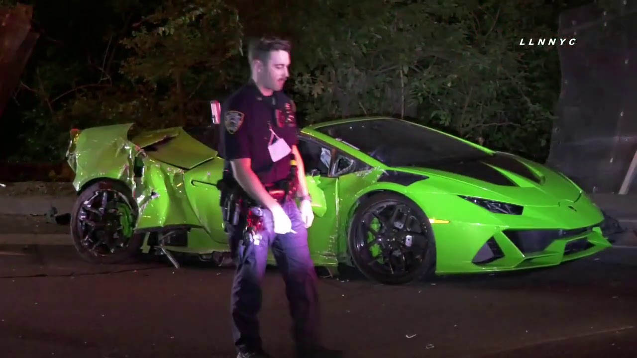 Brooklyn NEW YORK / Lamborghini Crashed Into After Toyota Runs Red ...