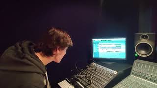 171 proj 2/2 (adding effects through the patch-bay)