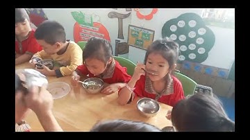 tiệc buffet của các bé lớp 5 tuổi A4