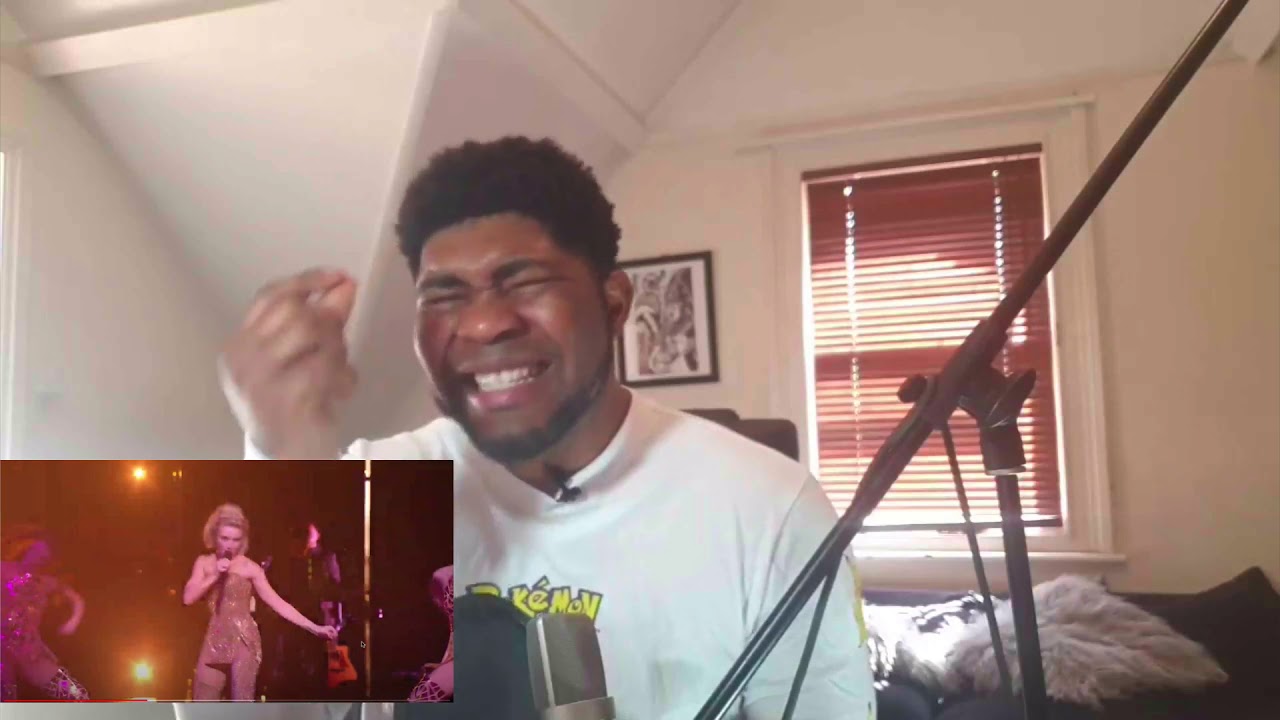 Vocal Coach REACTS TO POLINA Полина Гагарина   Я твоя Live at Мегаспорт