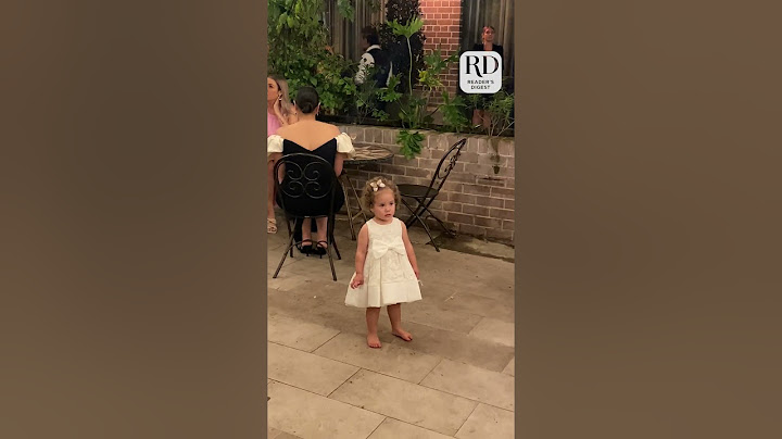 This little girl was so in love with the violin she heard at a wedding! #cutekids