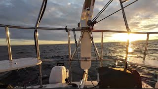 S2E116  Sailing and Living on 21 Foot Sailboat// Sunrise Sail on Long Island Sound