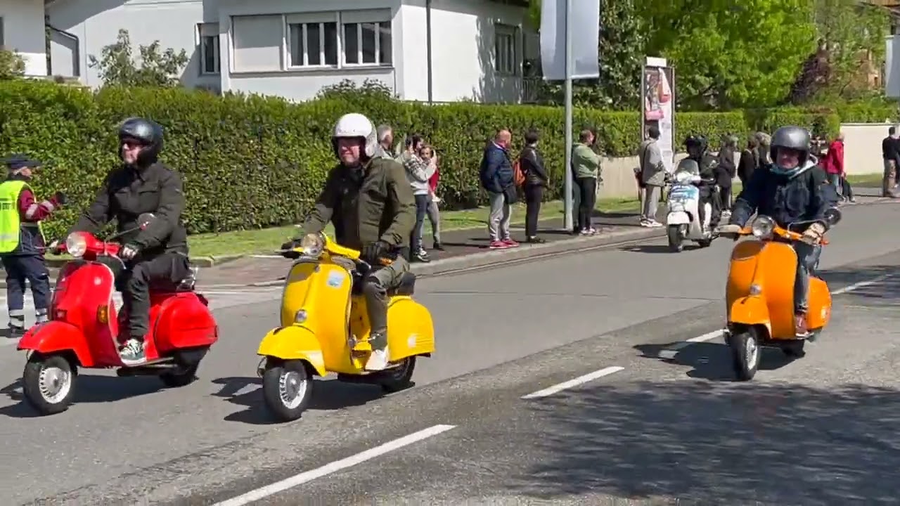Vespa World Days 2024 passaggio completo parata TOTAL PARADE