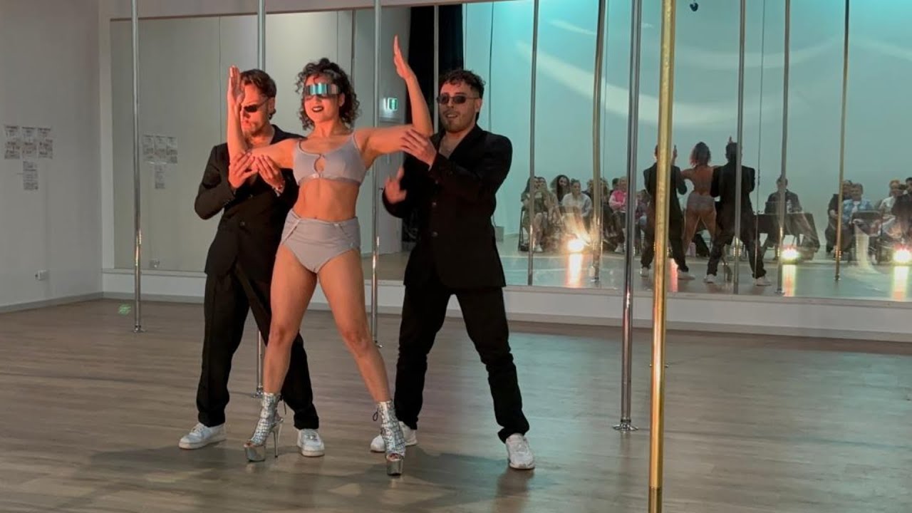 Pole Dance - Diva Virtual 2025